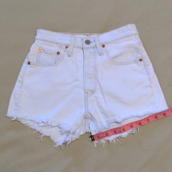 💥BUNDLE (2/$40, 3/$55)💥 LEVI’S 501 shorts high waisted - Picture 9 of 11